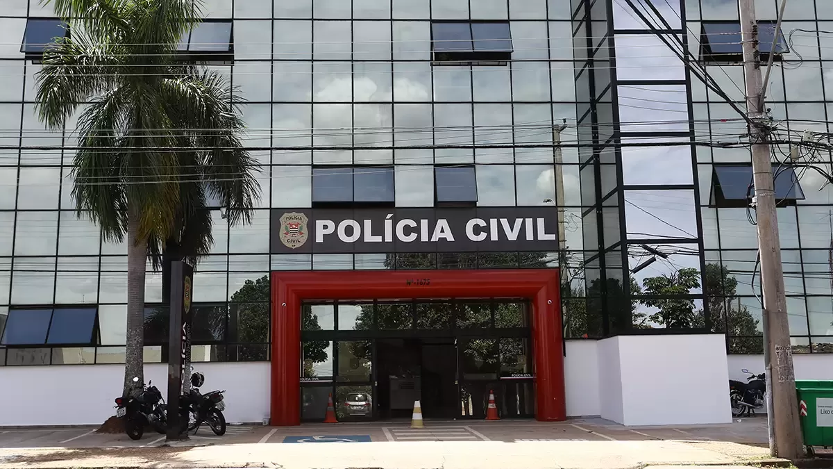 Mulher é presa após tumultuar hospital em Americana e furtar carimbo de médico