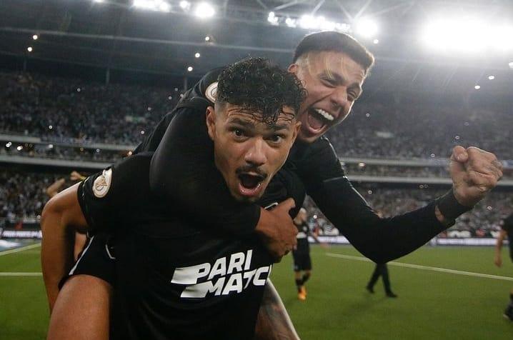 Brasileirão: Líder isolado, Botafogo bate o Bragantino e vence a 6ª seguida