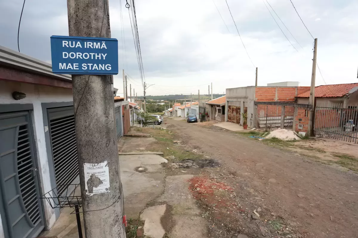 Com obra de pavimentação autorizada, Asta 4 espera solução para mobilidade