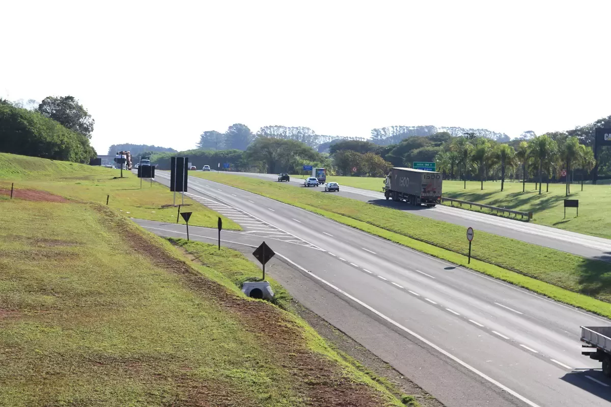 DER reduz limite de velocidade em trechos da Rodovia Luiz de Queiroz