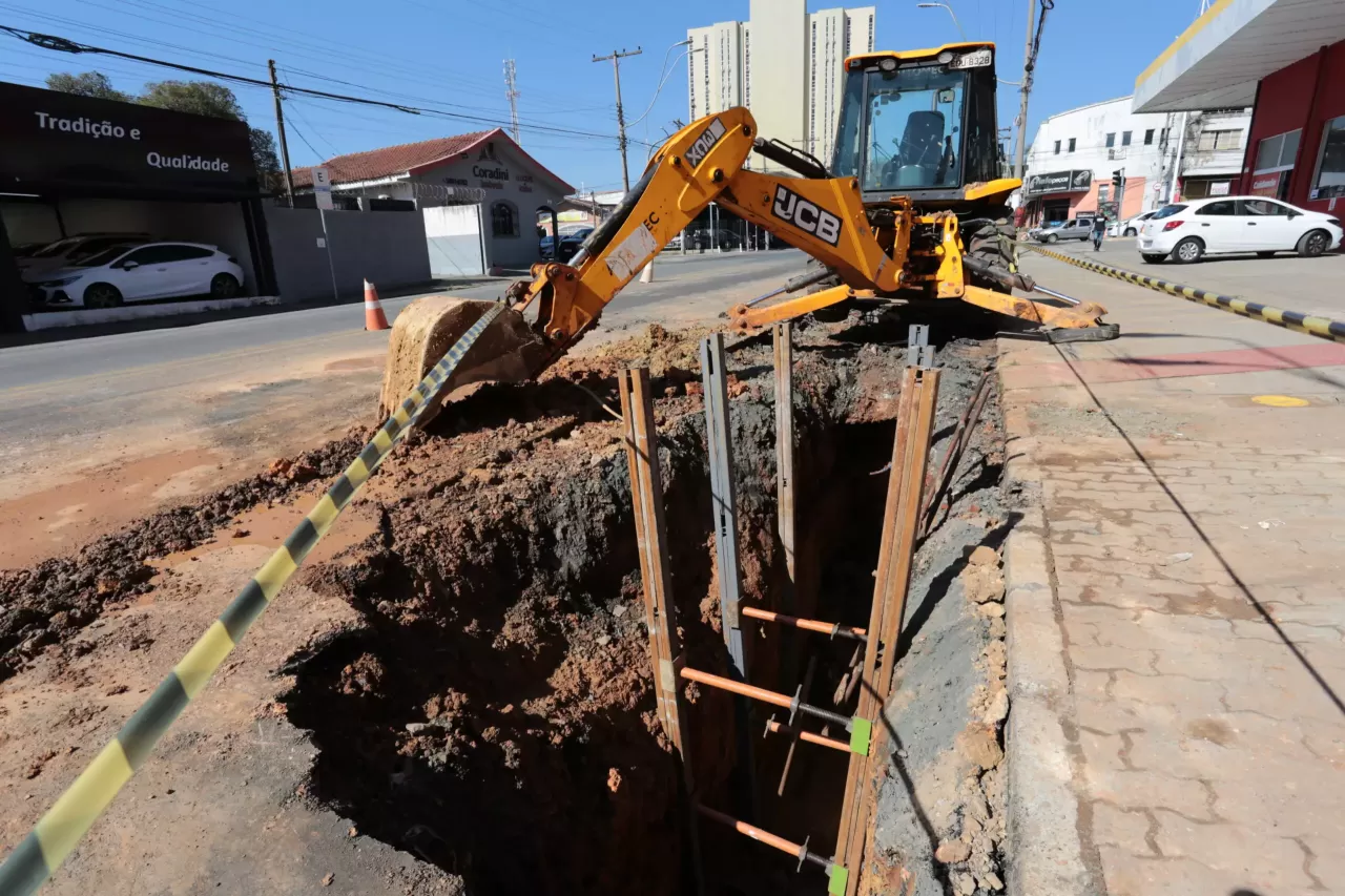 ‘Quebra-quebra’ na Rua Fernando Camargo irrita comerciantes