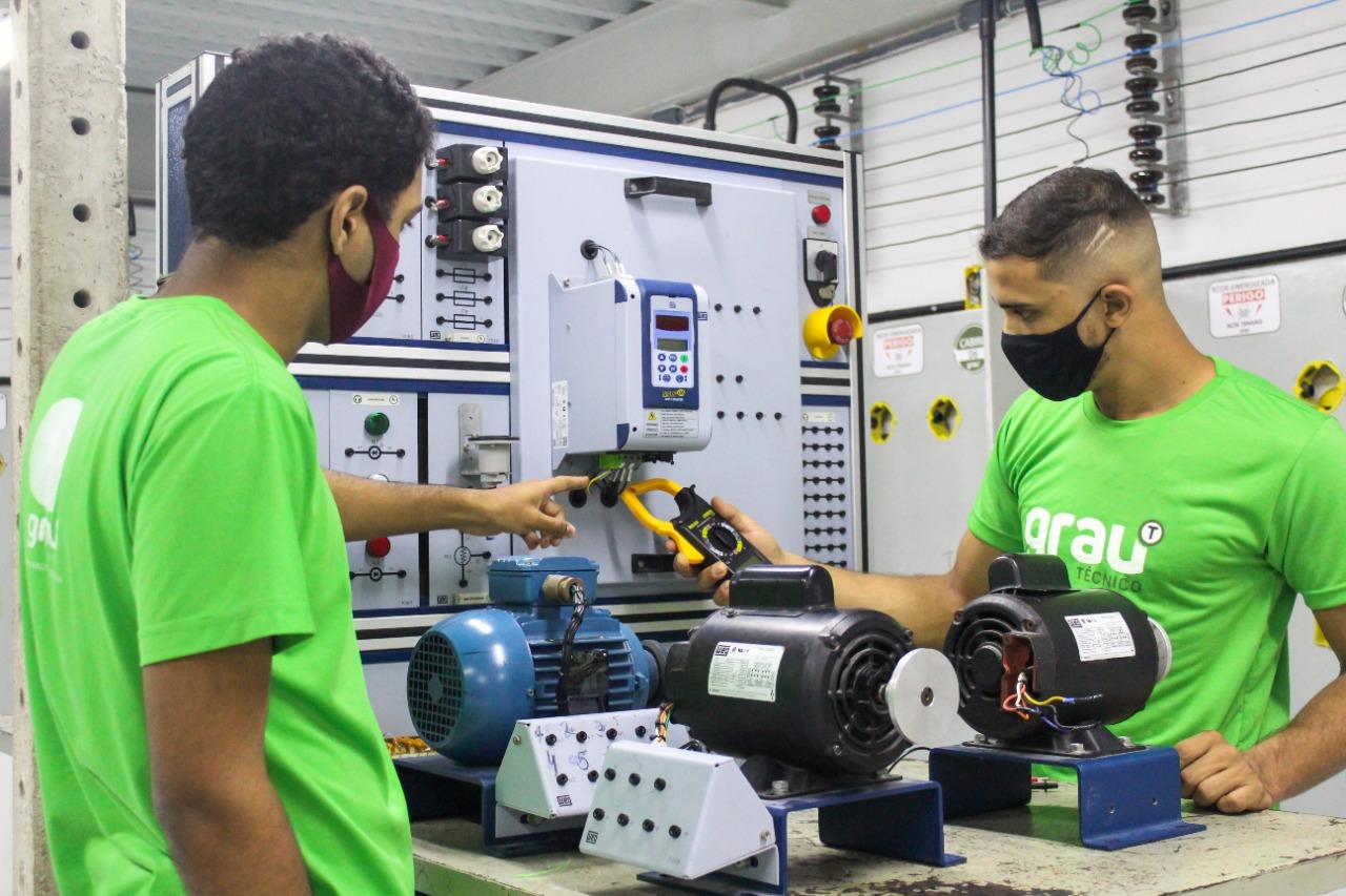 Mercado de energia solar aquecido amplia vagas de emprego para técnico em eletrotécnica