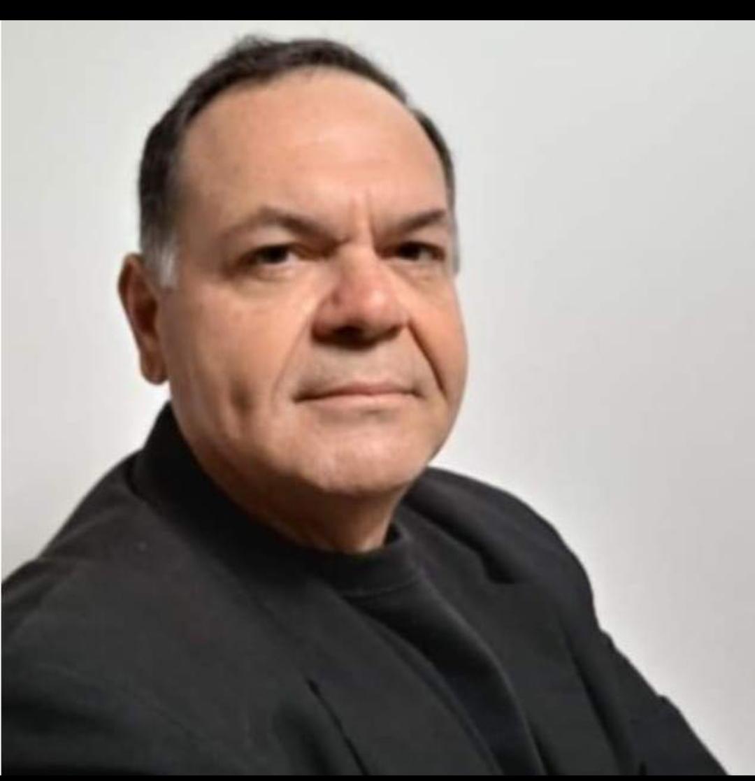 UM ESTRANHO NO NINHO