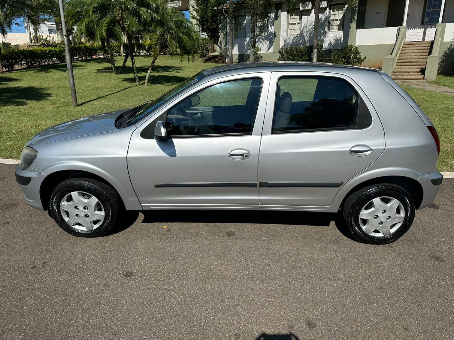 Chevrolet celta 2013 LT Motor 1.0 com 170.000 km carro completo ar-condicionado direção hidráulica vidros elétricos em ótimo estado valor 31.000