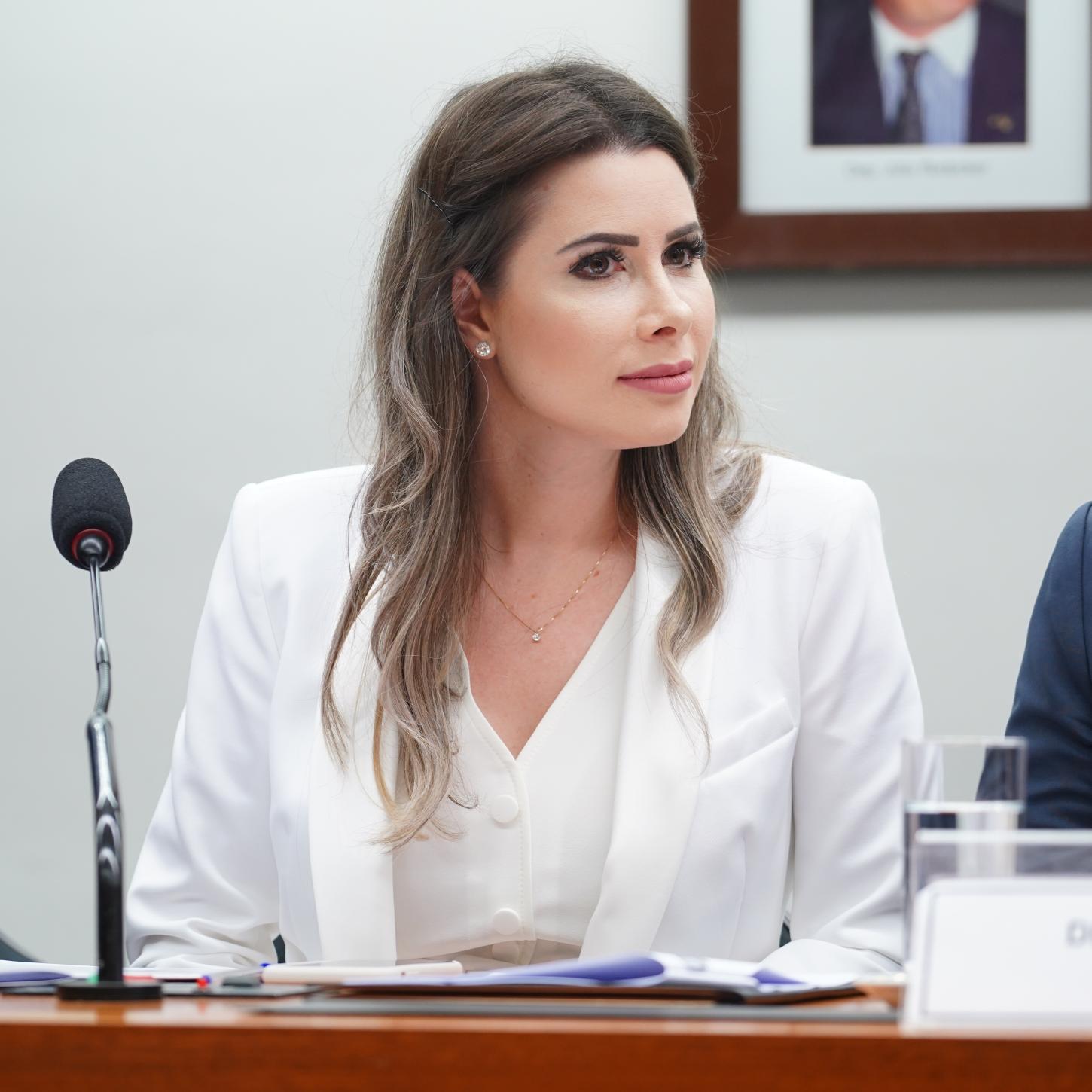 Deputada Carol de Toni cogitada para assumir a presidência da CCJ