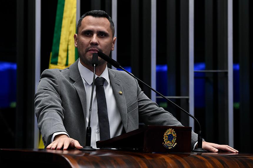 Supremo descriminaliza porte de maconha para uso pessoal; Senador Cleitinho promete reagir