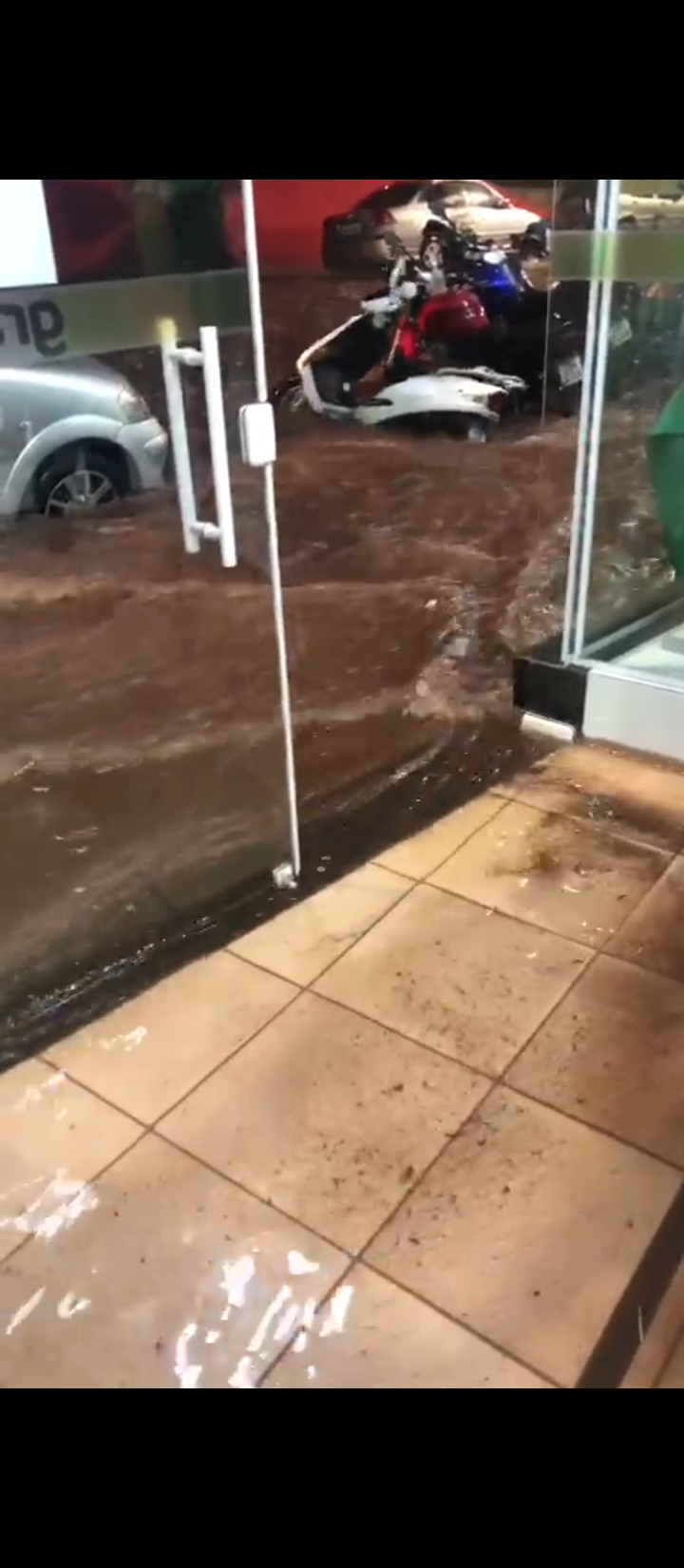 Chuvas fortes geram alerta em Sumaré