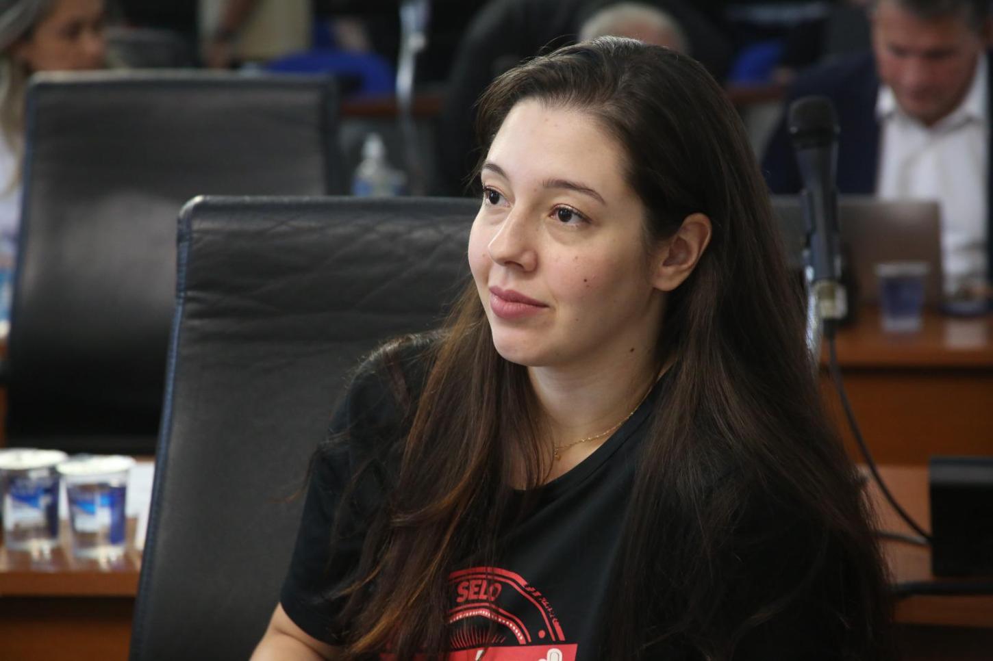 Tatiane Costa solicita fiscalização em piscinas de clube utilizado para realizar atividades recreativas do projeto ‘Férias Quentes’