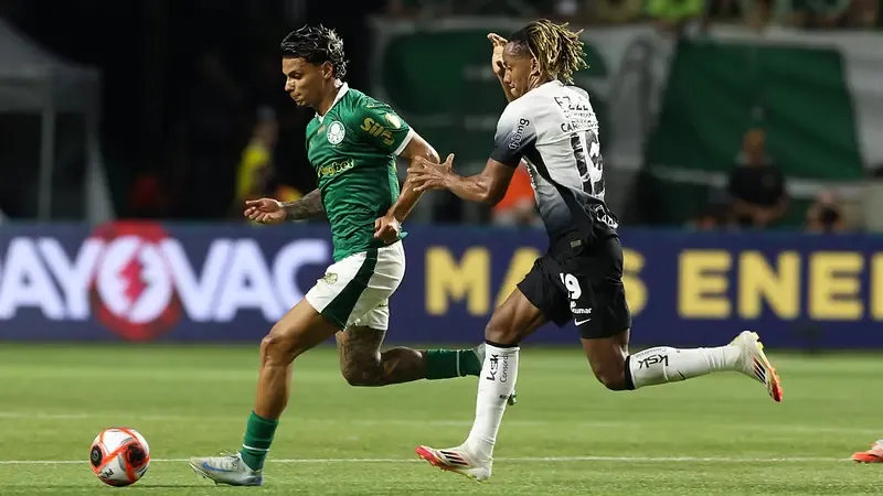 Com placar magro Corinthians sai na frente da final
