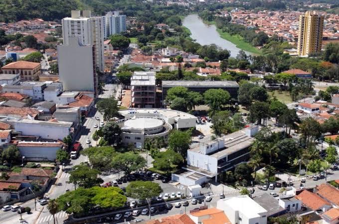 Nova Cidade Administrativa em Jacareí levanta críticas sobre custo e mudança simbólica