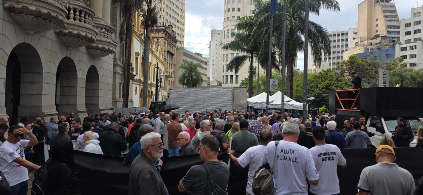 Manifestação histórica reúne mais de 1000 policiais em São Paulo e garante reunião com Secretário de Segurança