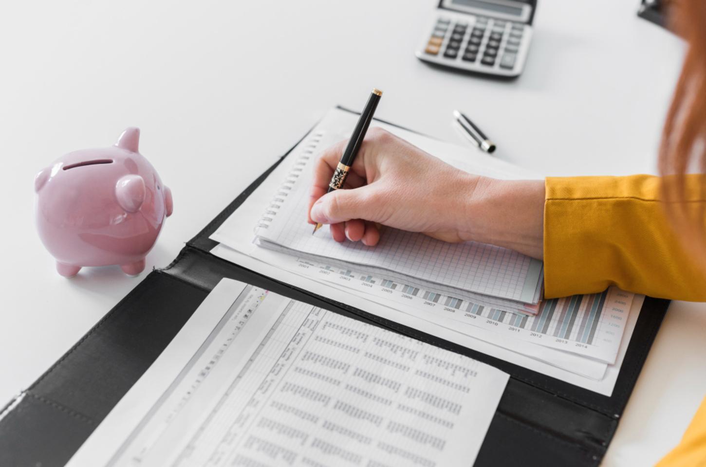 Contratos bancários: como identificar juros abusivos e defender seus direitos