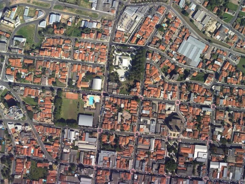 IPTU dispara em Vinhedo: prefeitura eleva alíquota pela primeira vez desde 1984, carnês sobem até 30% e conta estoura no orçamento das famílias.