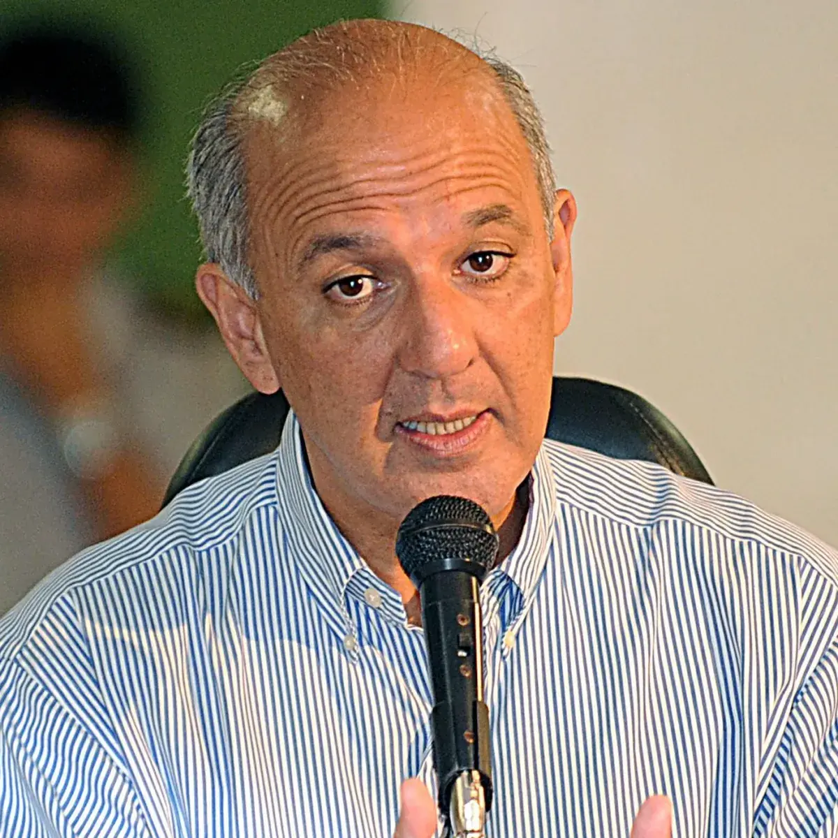 PL racha no DF: ala de Izalci se aproxima de Arruda e expõe disputa na direita contra Celina Leão.