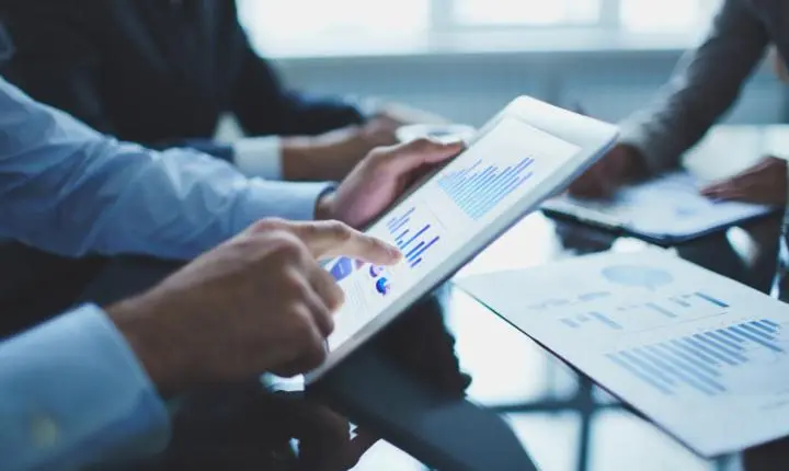 Trocar dados por serviços vale a pena? O equilíbrio entre benefícios e riscos